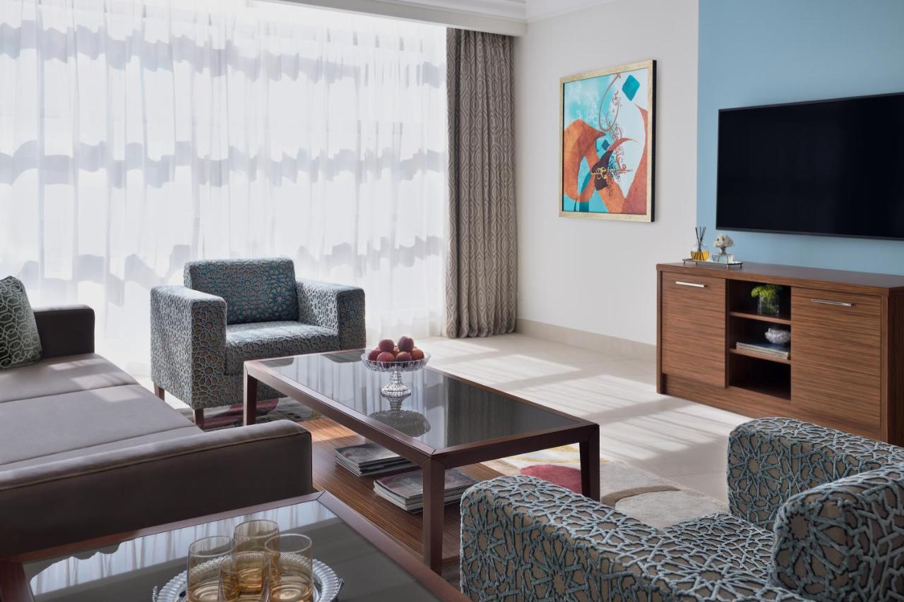 Marriott Executive Apartments Al Khobar Esterno foto A living room