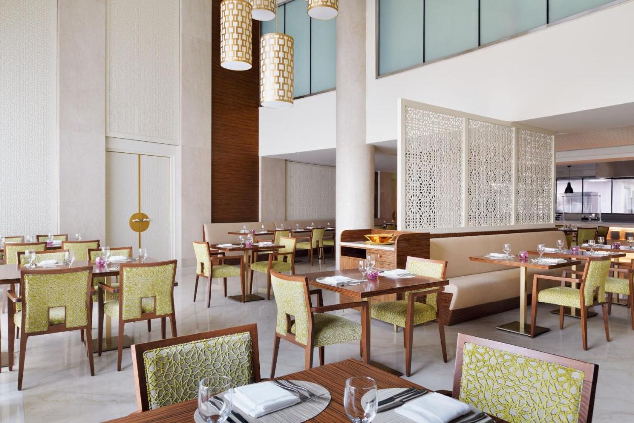 Marriott Executive Apartments Al Khobar Esterno foto The restaurant