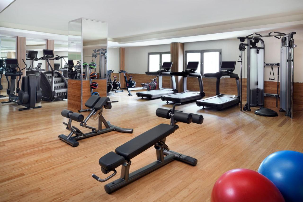 Marriott Executive Apartments Al Khobar Esterno foto A gym at a hotel