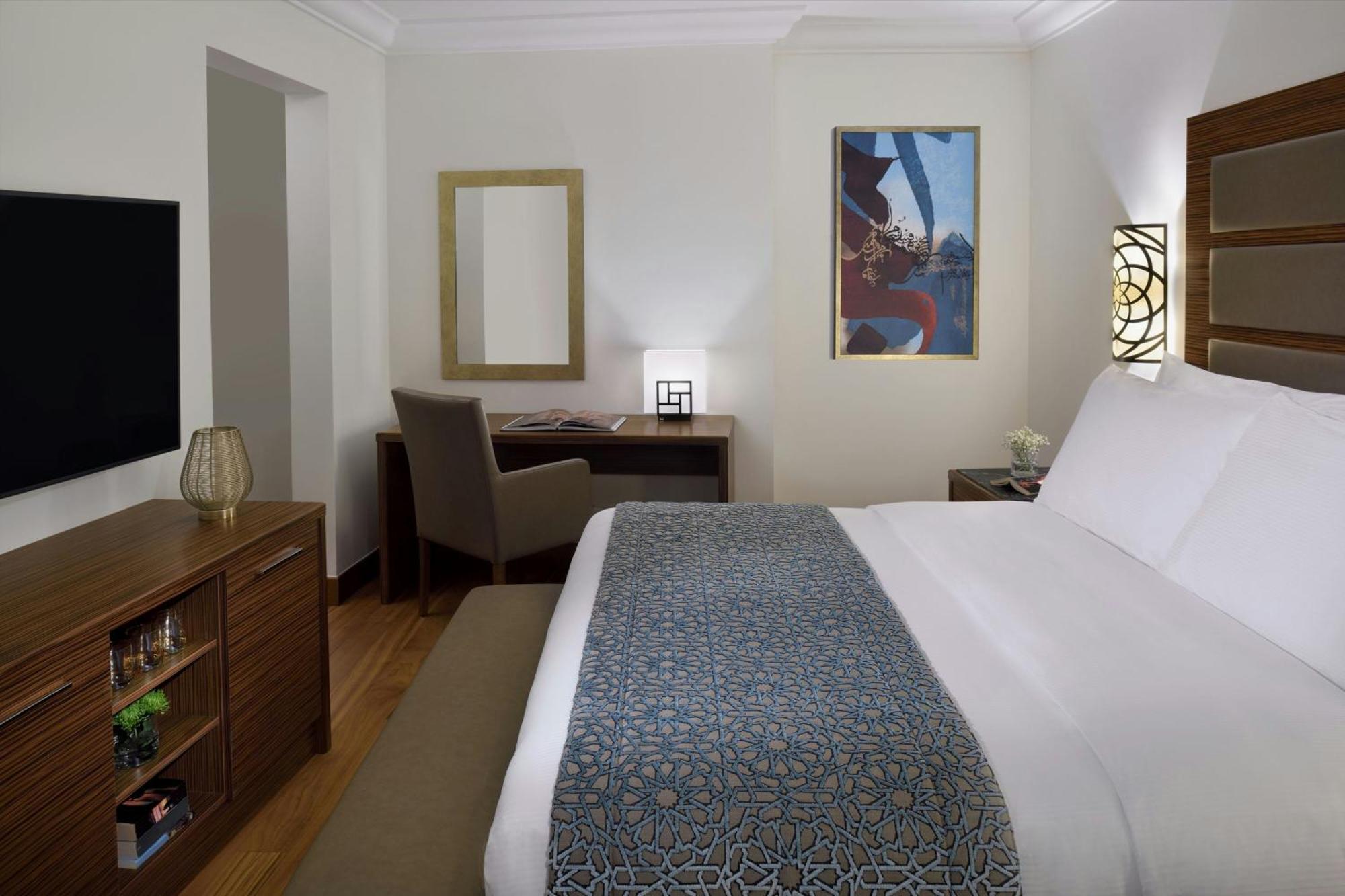 Marriott Executive Apartments Al Khobar Esterno foto A guest room at the Four Seasons Hotel